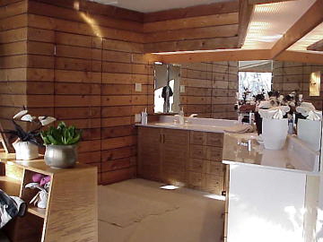 Master bedroom 1Web Optomized R1